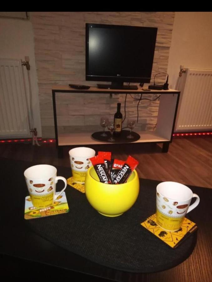 Happy House Apartment *